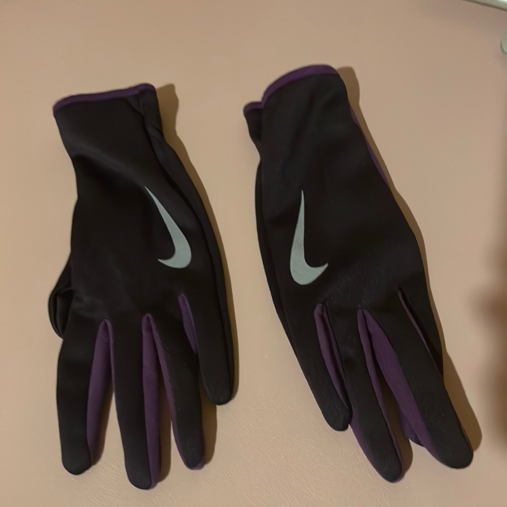 NIKE womens running gloves